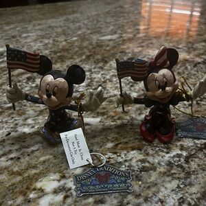 Pair Jim Shore Enesco patriotic Mickey and Minnie